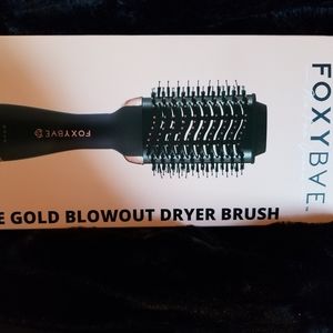 FoxyBae Rose Gold Blowout Brush NIB